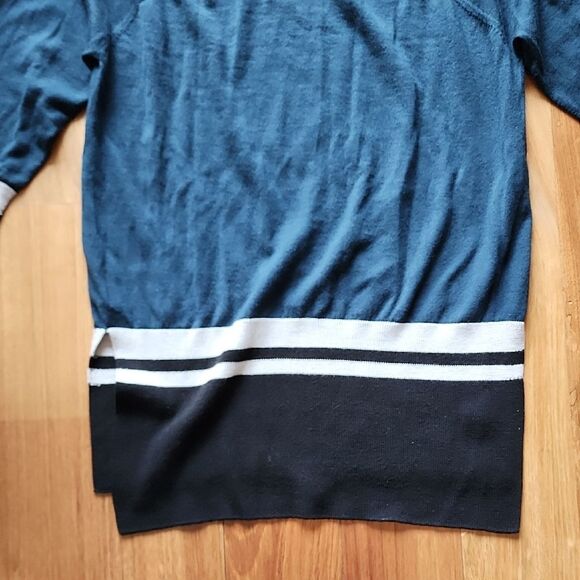 Sweaty Betty Torqoise Blue and Black Crewneck Sweater - Size Women's Medium - Picture 6 of 6